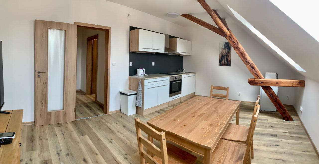 Apartmany Statek Bezdedice Hostomice Exterior photo